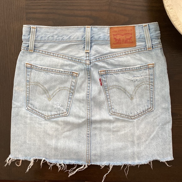 Levi’s Denim mini skirt - Picture 1 of 3
